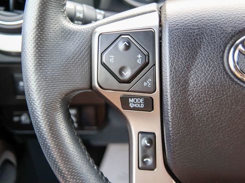 Used 2022 Toyota Tacoma Limited image 14