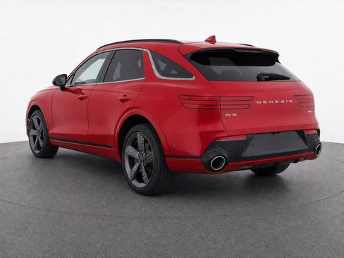Used 2023 Genesis GV70 2.5T w/ Sport Prestige Package AWD/4WD image 3