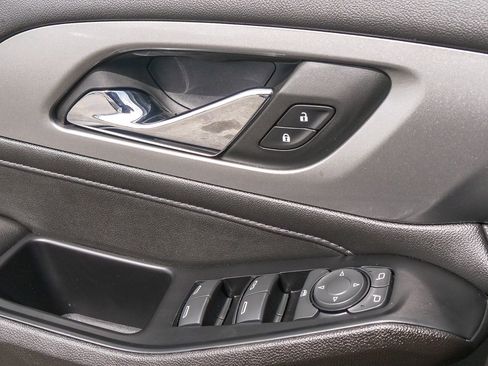Used 2023 Chevrolet Traverse LT FWD image 20