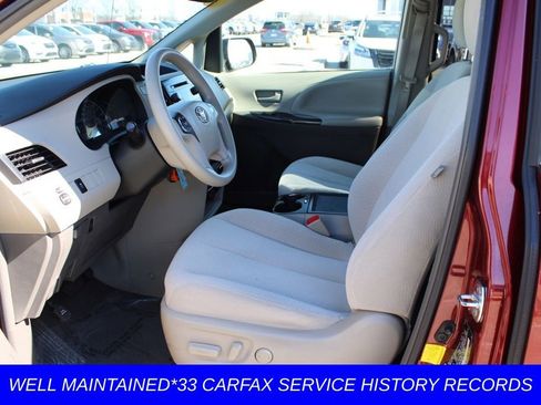 Used 2013 Toyota Sienna LE w/ Towing Pkg image 14
