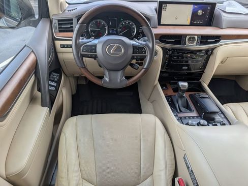 Used 2018 Lexus LX 570 4WD image 35