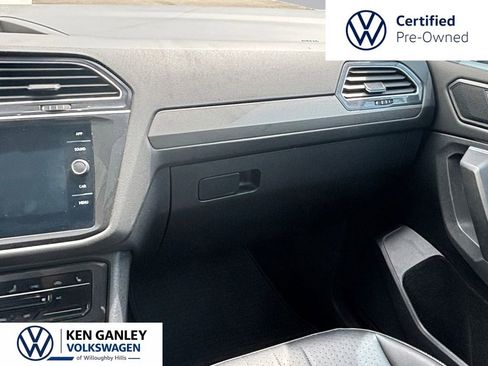 Used 2022 Volkswagen Tiguan SE w/ Panoramic Sunroof Package AWD/4WD image 12