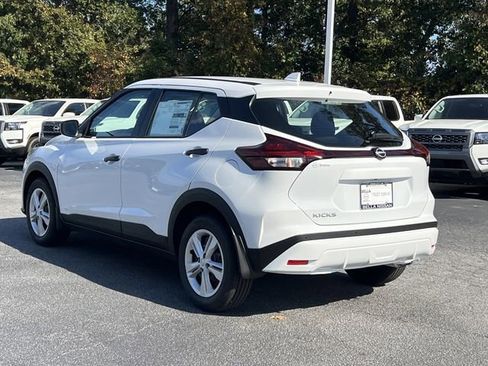 New 2025 Nissan Kicks Play S image 21