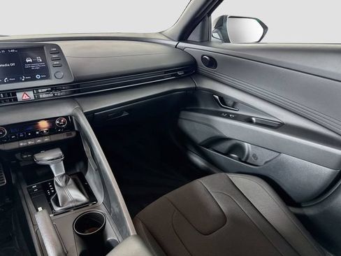 Certified 2025 Hyundai Elantra Sport FWD image 24