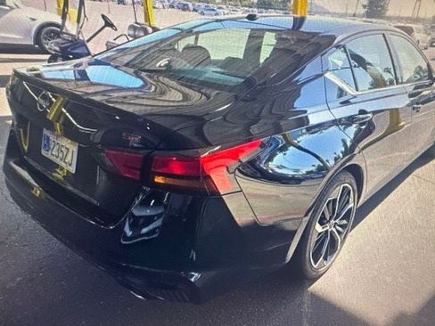 Used 2024 Nissan Altima 2.5 SR FWD image 7
