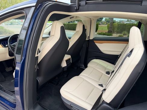 Used 2018 Tesla Model X 100D AWD/4WD image 9