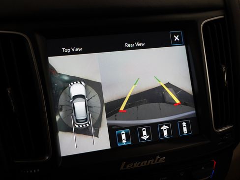 Used 2017 Maserati Levante S AWD/4WD image 27