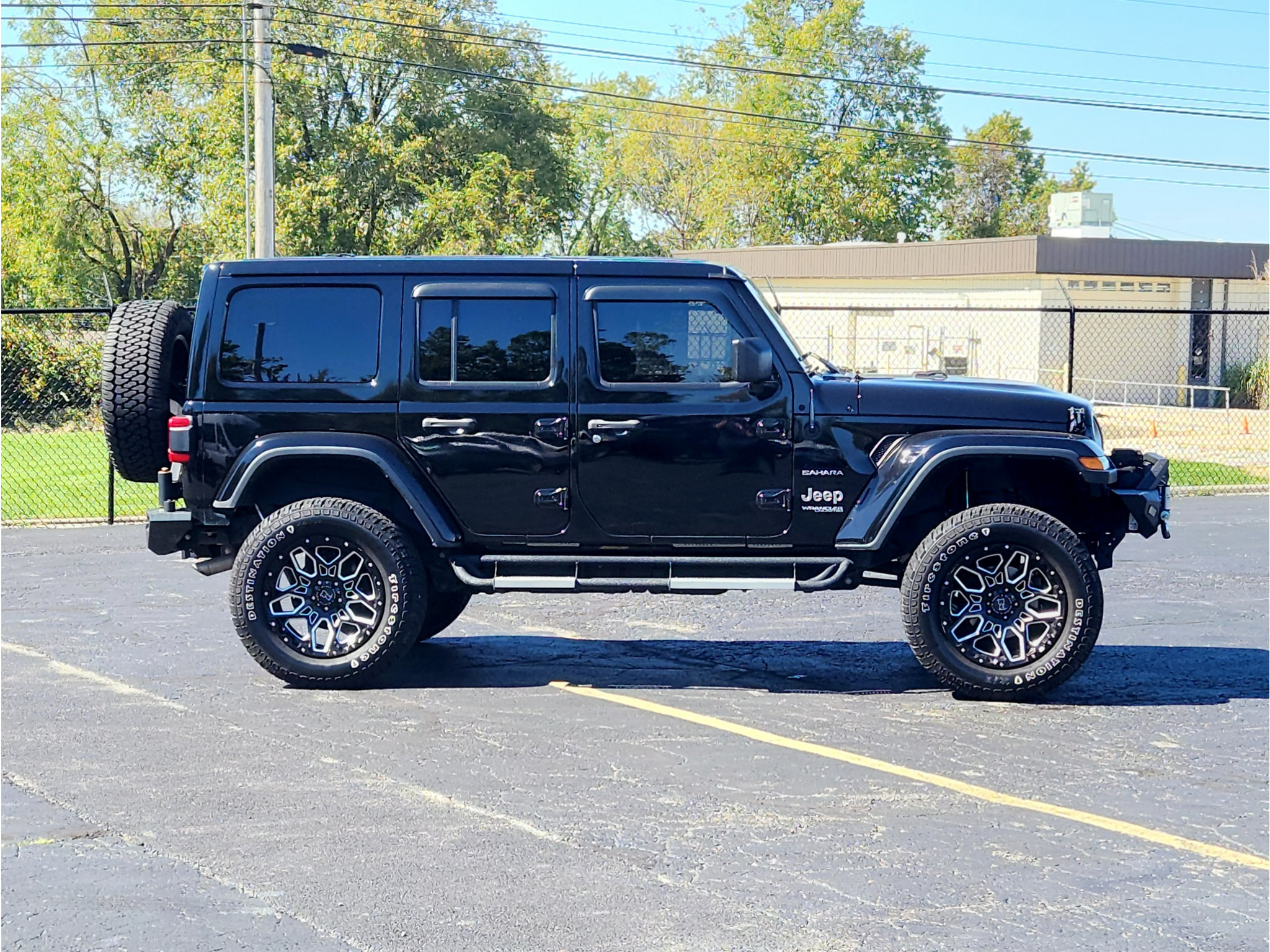 Used 2019 Jeep Wrangler Unlimited Sahara AWD/4WD image 8