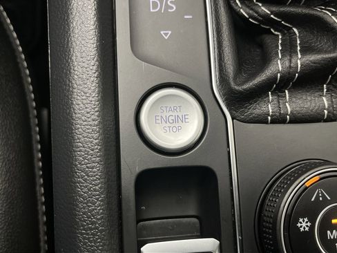 Used 2021 Volkswagen Atlas SE w/ Panoramic Sunroof Package image 22