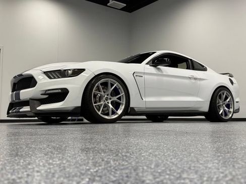 Used 2016 Ford Mustang Shelby GT350 w/ Technology Package RWD image 5