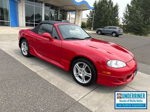 Used 2005 MAZDA MX-5 Miata w/ Convenience Pkg RWD image 1