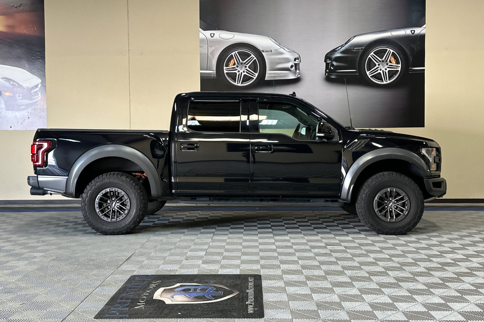 Used 2020 Ford F150 Raptor w/ Equipment Group 802A Luxury AWD/4WD image 3