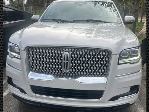 Certified 2022 Lincoln Navigator L Reserve AWD/4WD image 1
