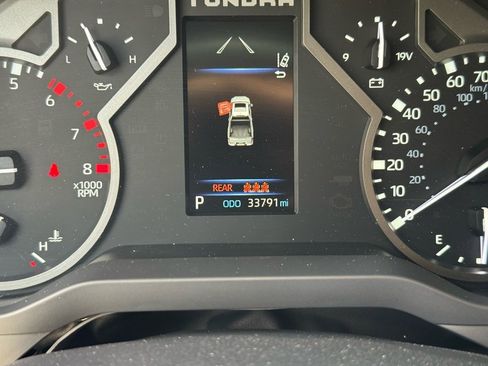 Used 2022 Toyota Tundra SR5 w/ SR5 Convenience Package image 25