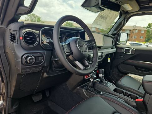 New 2026 Jeep Wrangler Unlimited Rubicon AWD/4WD image 15