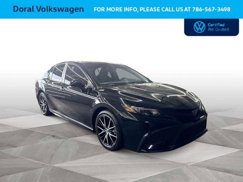 Used 2024 Toyota Camry SE image 2