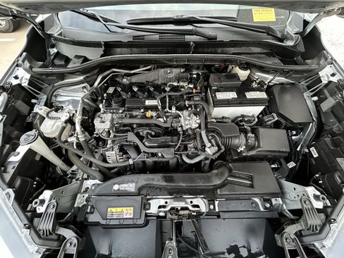 Certified 2022 Toyota Corolla Cross XLE image 12