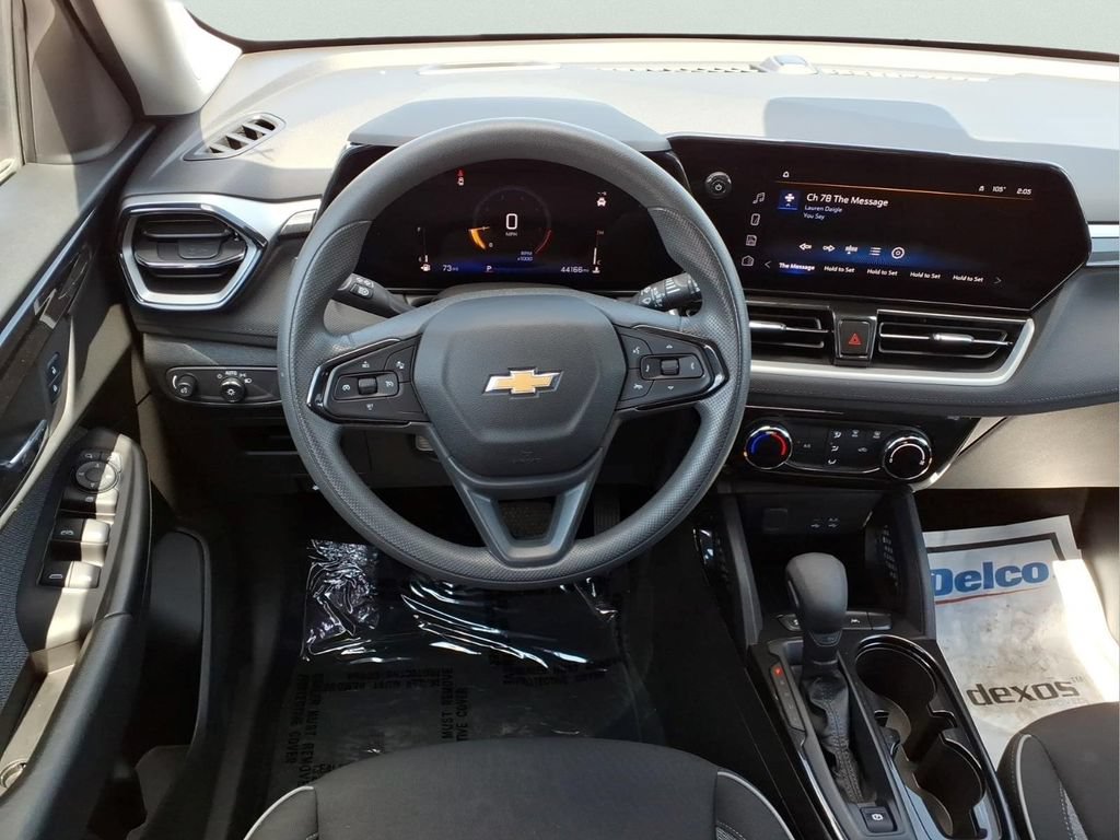 Used 2025 Chevrolet TrailBlazer LT FWD image 9