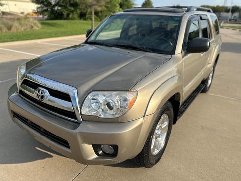 Used 2008 Toyota 4Runner SR5 image 2