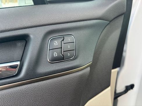 Used 2019 Lincoln MKC Premiere image 17