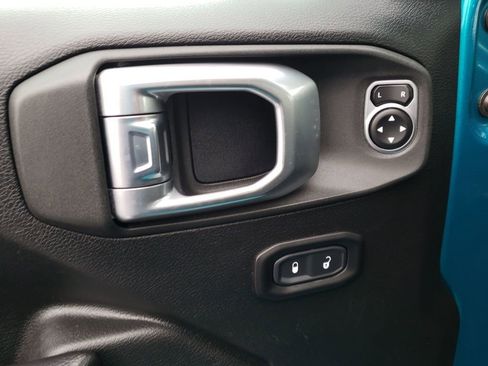 Used 2020 Jeep Wrangler Unlimited Sport image 16