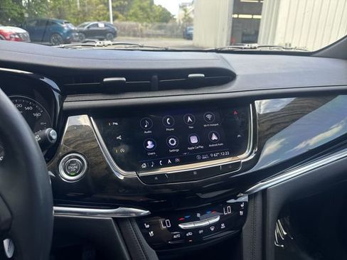 Used 2020 Cadillac XT6 Premium Luxury AWD/4WD image 23
