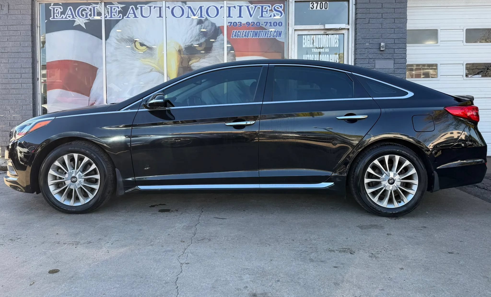 Used 2015 Hyundai Sonata Limited w/ Option Group 06 FWD image 6