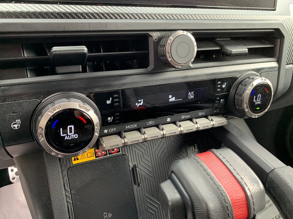 Used 2025 Toyota Tacoma TRD Pro AWD/4WD image 23