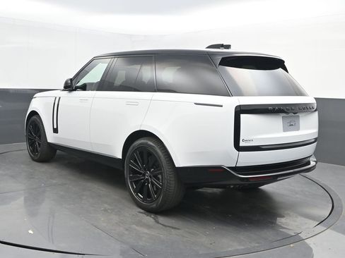 New 2025 Land Rover Range Rover SE AWD/4WD image 3