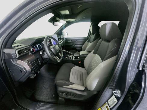 Used 2024 Toyota Tacoma TRD Sport AWD/4WD image 13