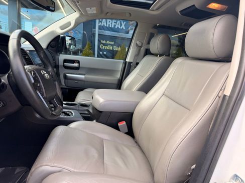 Used 2020 Toyota Sequoia Limited w/ Safety & Convenience Package AWD/4WD image 24