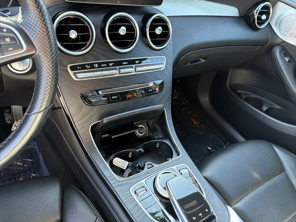 Used 2019 Mercedes-Benz GLC 300 4MATIC w/ Multimedia Package image 30