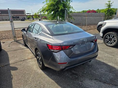 Used 2025 Nissan Sentra SV FWD image 11