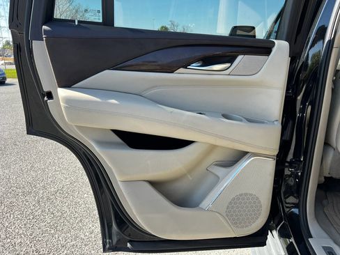 Used 2017 Cadillac Escalade Premium Luxury image 27