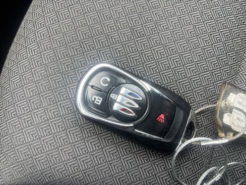 Used 2025 Buick Encore GX Preferred image 21