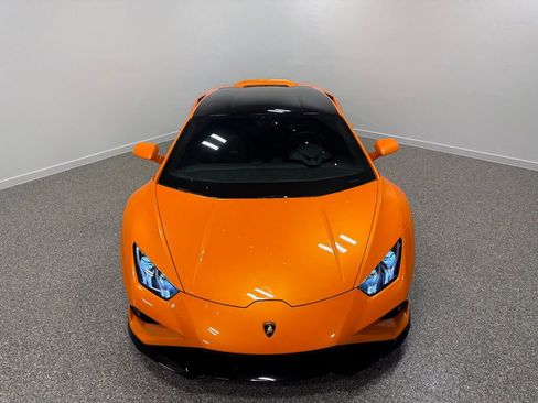 Used 2021 Lamborghini Huracan EVO image 37