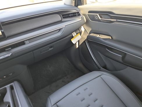 New 2026 Kia EV9 Wind image 20