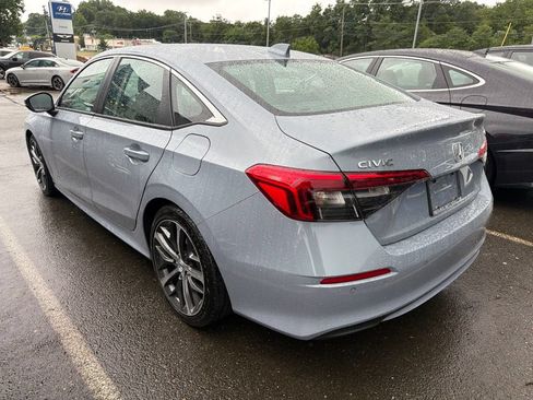 Used 2024 Honda Civic Touring image 4
