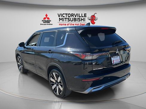Used 2025 Mitsubishi Outlander SE AWD/4WD image 5