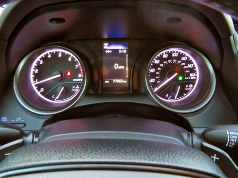 Used 2021 Toyota Camry SE image 28