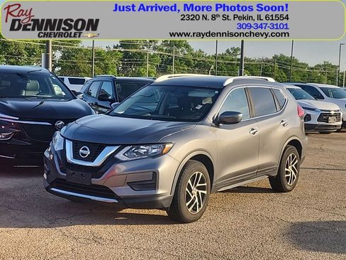 Used 2017 Nissan Rogue S w/ S Appearance Package FWD image 1