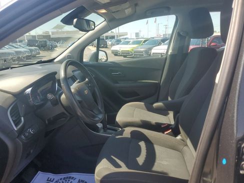 Used 2020 Chevrolet Trax LS FWD image 13