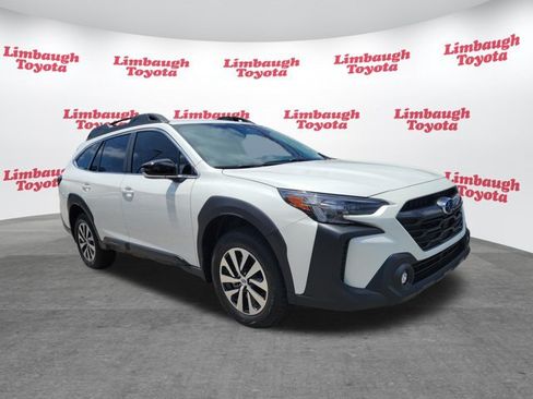 Used 2025 Subaru Outback Premium w/ Popular Package #1A AWD/4WD image 18