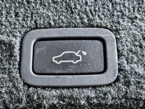 Used 2014 Volvo XC60 T6 AWD/4WD image 32