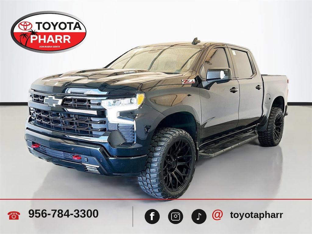 Used 2025 Chevrolet Silverado 1500 LT Trail Boss w/ LT Trail Boss Premium Package AWD/4WD image 1