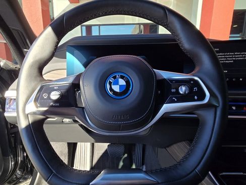 Used 2024 BMW i7 eDrive50 w/ Executive Package image 20