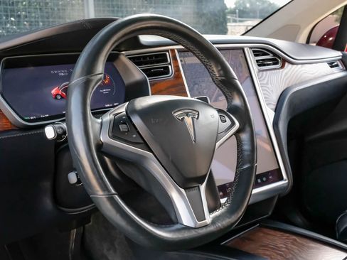 Used 2017 Tesla Model X 75D AWD/4WD image 13