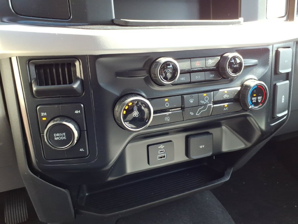 New 2026 Ford F250 XL w/ STX Appearance Package AWD/4WD image 18