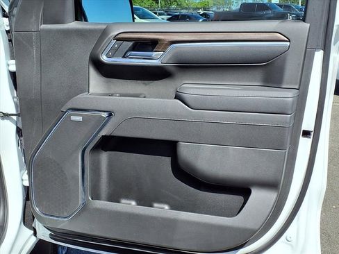 Used 2025 Chevrolet Silverado 1500 LT Trail Boss w/ LT Trail Boss Premium Package image 12