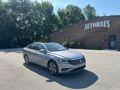 Used 2021 Volkswagen Jetta SEL FWD image 1